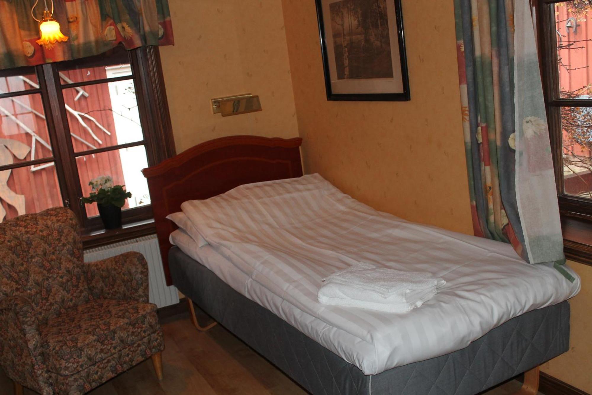 Vårgårda Hotell Mikaelsgarden חדר תמונה