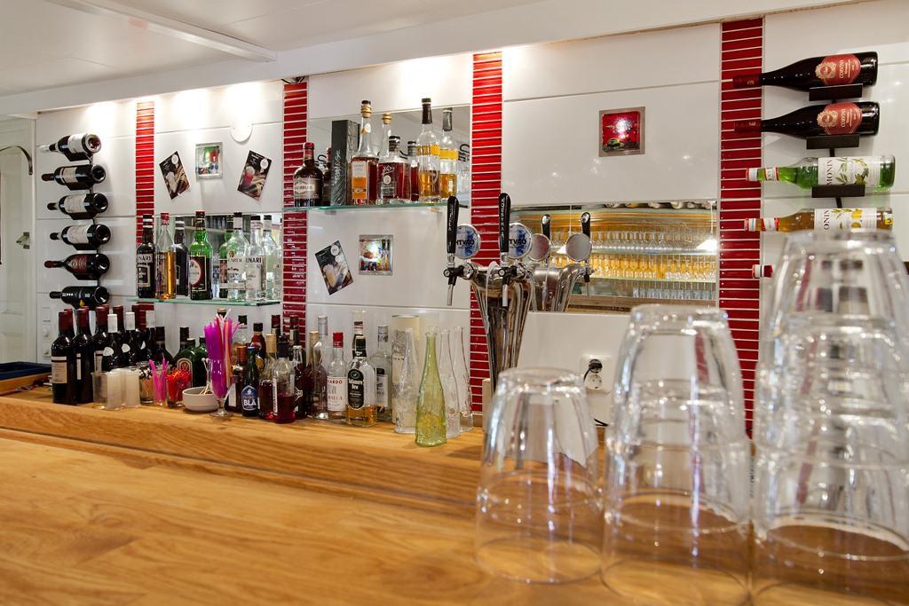 Vårgårda Hotell Mikaelsgarden מראה חיצוני תמונה